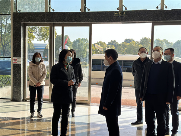 郭书记带队春节走访慰问1.jpg 郭书记带队春节走访慰问1.jpg