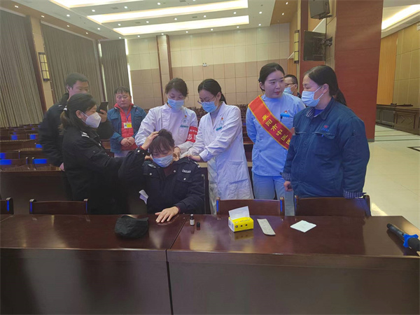 急救培训3.jpg 急救培训3.jpg