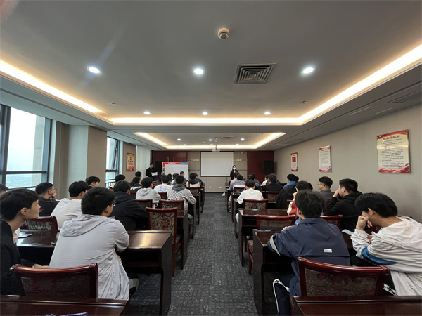 职业技术学院学生到万洲实习实训8.jpg 职业技术学院学生到万洲实习实训8.jpg