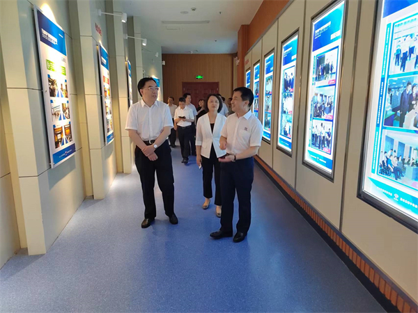 国家发改委到万洲调研4采用.jpg 国家发改委到万洲调研4采用.jpg
